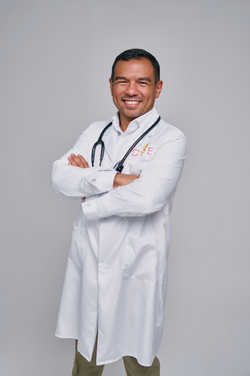 Dr. Antony Molina - Especialista en Medicina Interna y Metabolismo